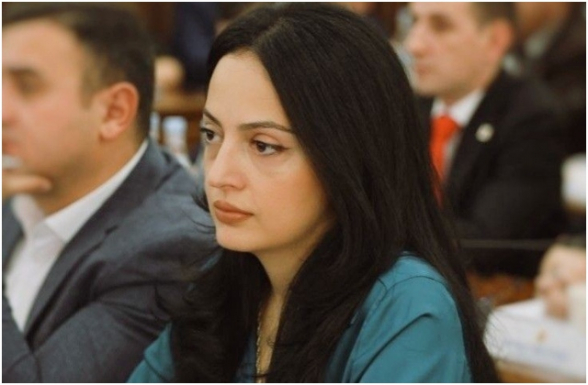 «Թավշյա, ոչ բռնի» «հեղափոխություն» իրականացնող խմբակն այսօր արդարացնում է յուրայինների կատարած բռնությունները, միայն թե  չկորցնի աթոռը